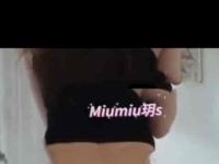 Miumiu女王 调教黄金奴