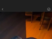 在酒吧就开始犯贱了，就喜欢被围观的感觉。