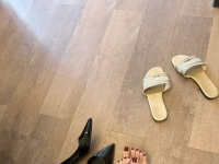 恋足福利——踩跟黑丝袜～～