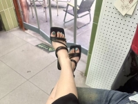 更新跟小女奴的调教及生活日常