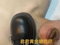 君君反转足球宝贝制服亚太靴子拿捏强迫贱畜吃尽黄金！