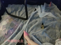 贱货阳具吸地上自动表演给本主看啊，前高前后喷的真爽啊