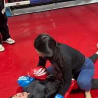 圆梦女王和180的瑞婷女王拳击格斗