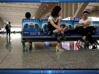 面对如此不拘小节的船袜 美 女 兄弟居然还能从容聊天