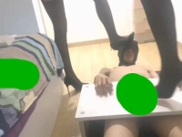 国产双女主，隔板踩鸡鸡，高跟插马眼44分