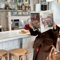 过年穿个红丝袜，过年期间上海正常上课