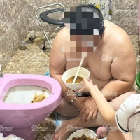 强制崩溃裸手喂黄金圣水（超激情）