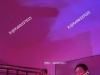 圈养在笼子里狗，高兴了扇你，不高兴也扇你