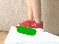 琪琪运动鞋隔板踩鸡鸡吐奶