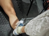 板鞋踩踏