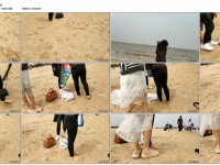 沙滩的DUAN丝微胖小 美 女 还有同伴调侃光脚啦